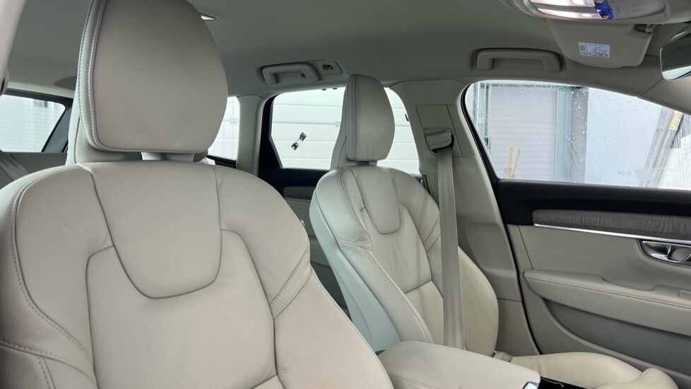 Used Volvo V90 2025 for sale - 76921837: Photo 31