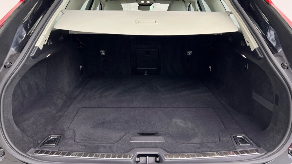 Used Volvo V90 2025 for sale - 76921837: Photo 46