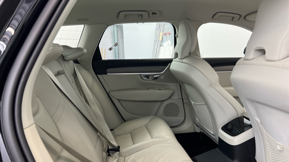 Used Volvo V90 2025 for sale - 76921837: Photo 6
