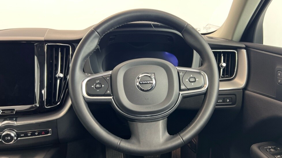 Used Volvo XC60 2022 for sale - 77333183: Photo 10