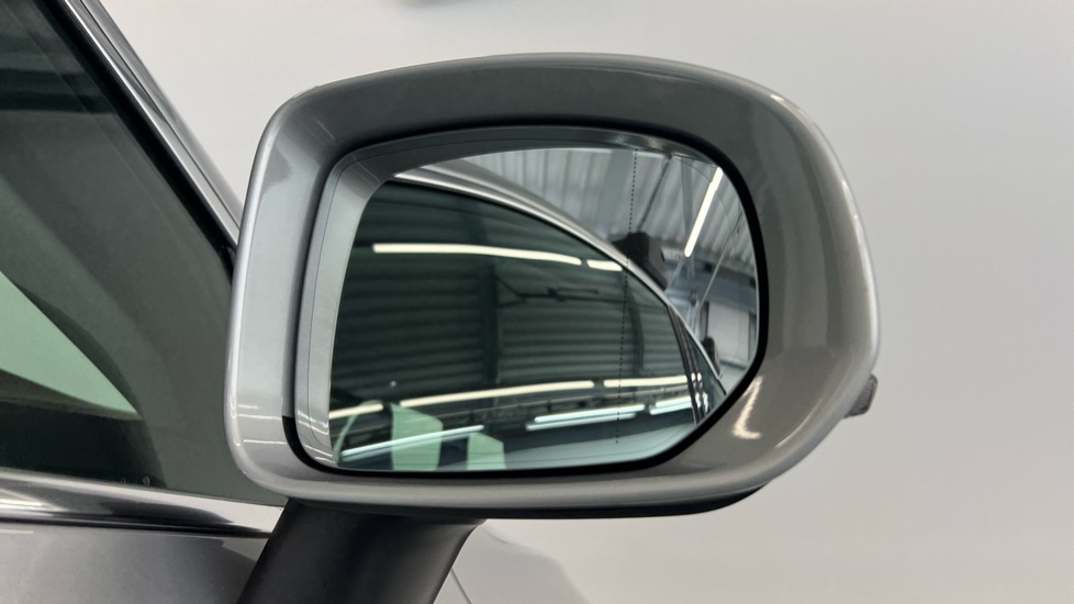 Used Volvo XC60 2022 for sale - 77333183: Photo 32