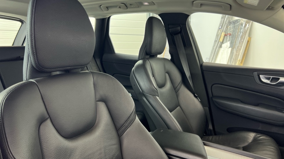 Used Volvo XC60 2022 for sale - 77333183: Photo 40