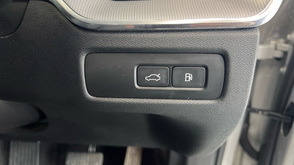 Used Volvo XC60 2022 for sale - 77333183: Photo 41