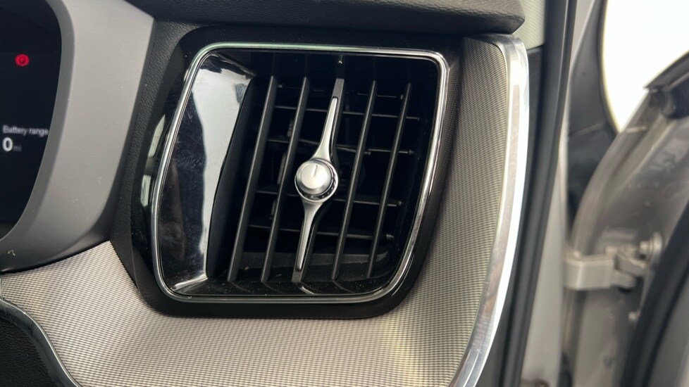 Used Volvo XC60 2022 for sale - 77333183: Photo 44