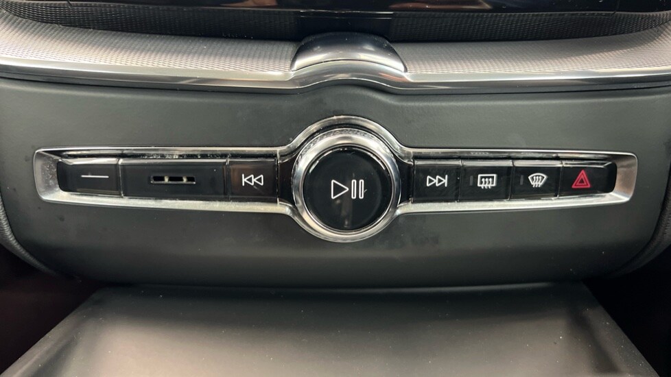 Used Volvo XC60 2022 for sale - 77333183: Photo 46