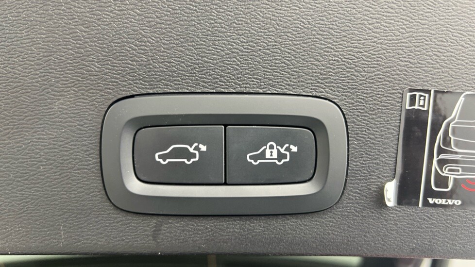 Used Volvo XC40 2021 for sale - 78088588: Photo 35