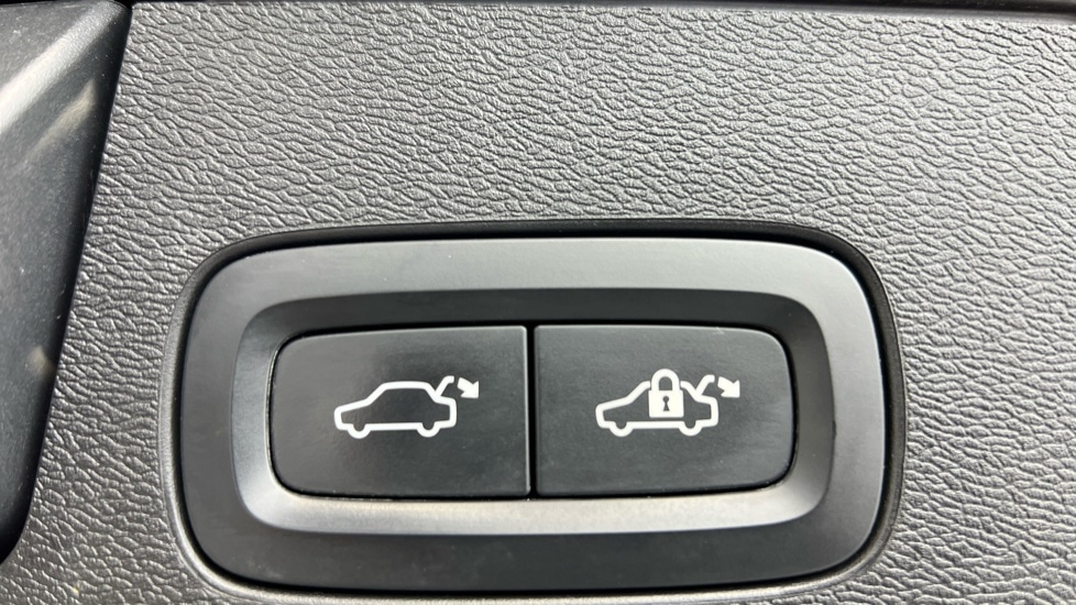 Used Volvo XC60 2019 for sale - 76652334: Photo 35