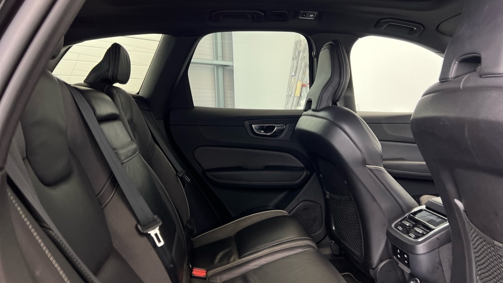 Used Volvo XC60 2019 for sale - 76652334: Photo 6