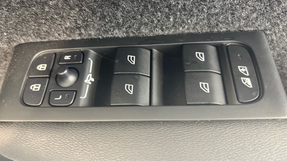 Used Volvo XC40 2024 for sale - 77994999: Photo 24