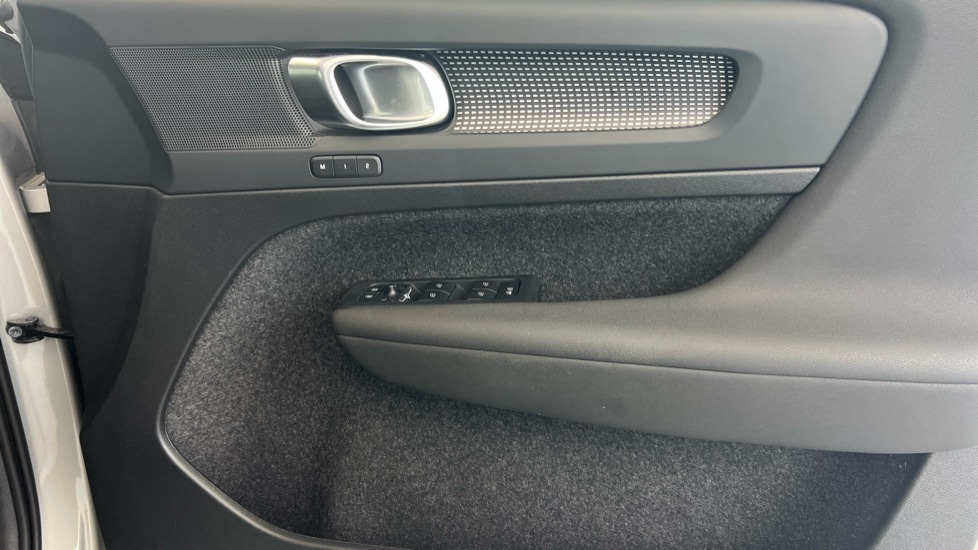 Used Volvo XC40 2024 for sale - 77994999: Photo 29