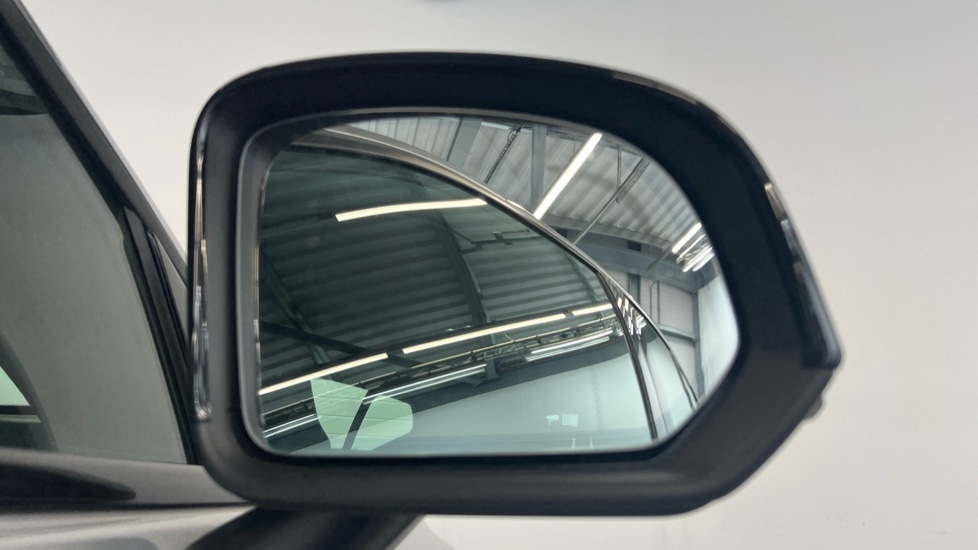 Used Volvo XC40 2024 for sale - 77994999: Photo 32