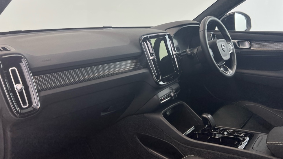 Used Volvo XC40 2024 for sale - 77994999: Photo 36