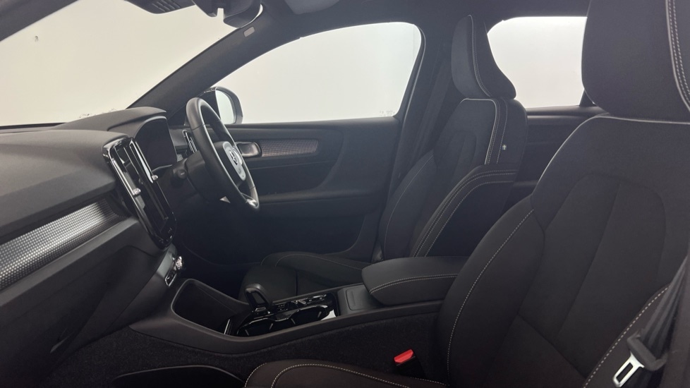 Used Volvo XC40 2024 for sale - 77994999: Photo 37