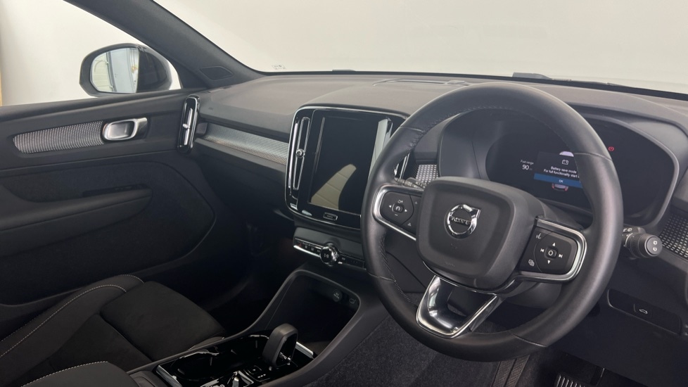 Used Volvo XC40 2024 for sale - 77994999: Photo 4