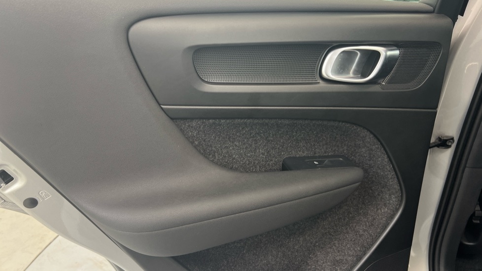 Used Volvo XC40 2024 for sale - 77994999: Photo 48