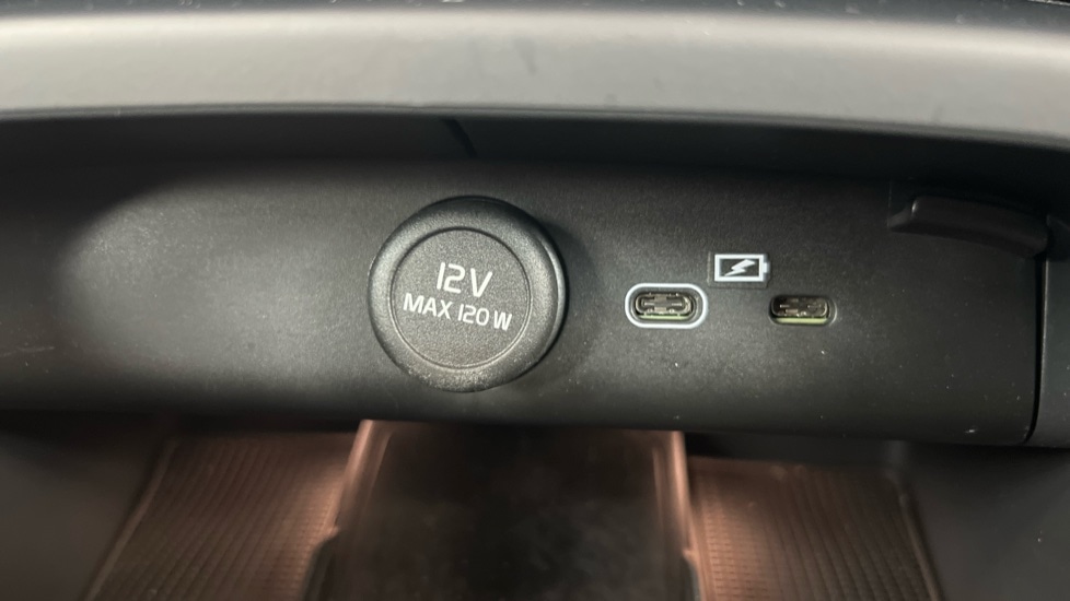 Used Volvo XC40 2024 for sale - 77994999: Photo 69