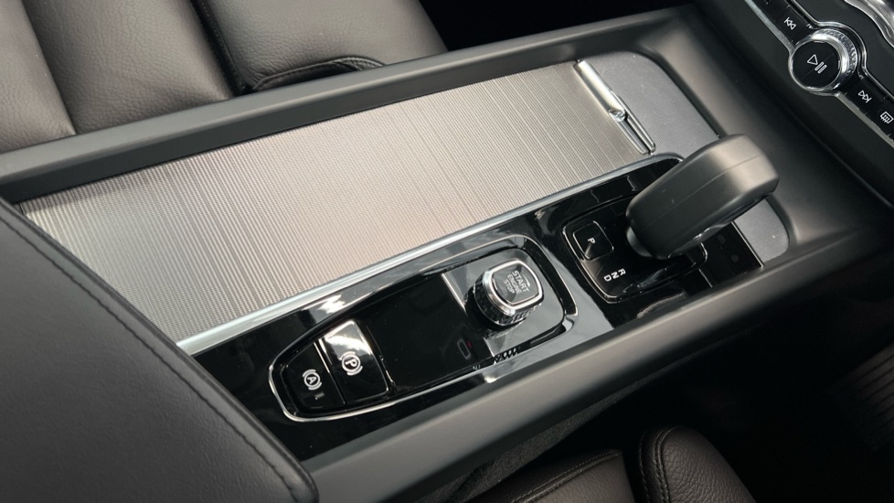 Used Volvo XC60 2023 for sale - 76942902: Photo 25