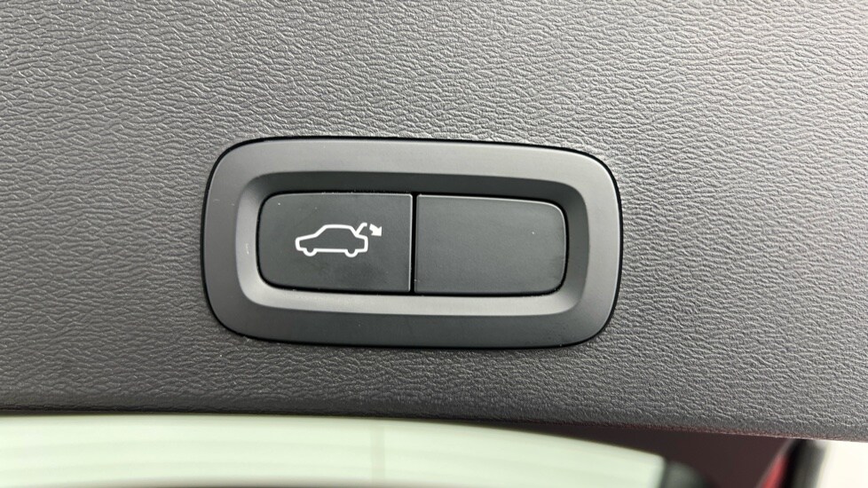 Used Volvo XC40 2022 for sale - 77971799: Photo 32