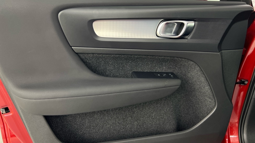 Used Volvo XC40 2022 for sale - 77971799: Photo 36