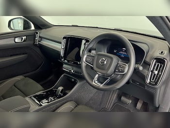 Used Volvo XC40 2025 for sale - 76074487: Photo