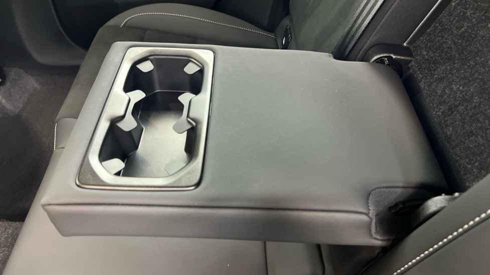 Used Volvo XC40 2024 for sale - 77261532: Photo 34