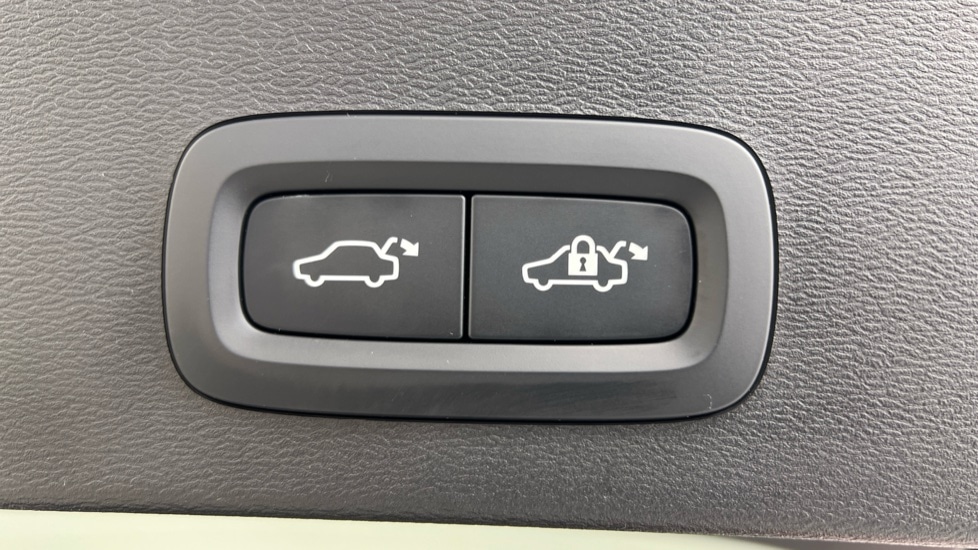 Used Volvo XC40 2024 for sale - 77261532: Photo 35