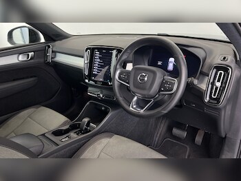 Used Volvo XC40 2022 for sale - 76977640: Photo