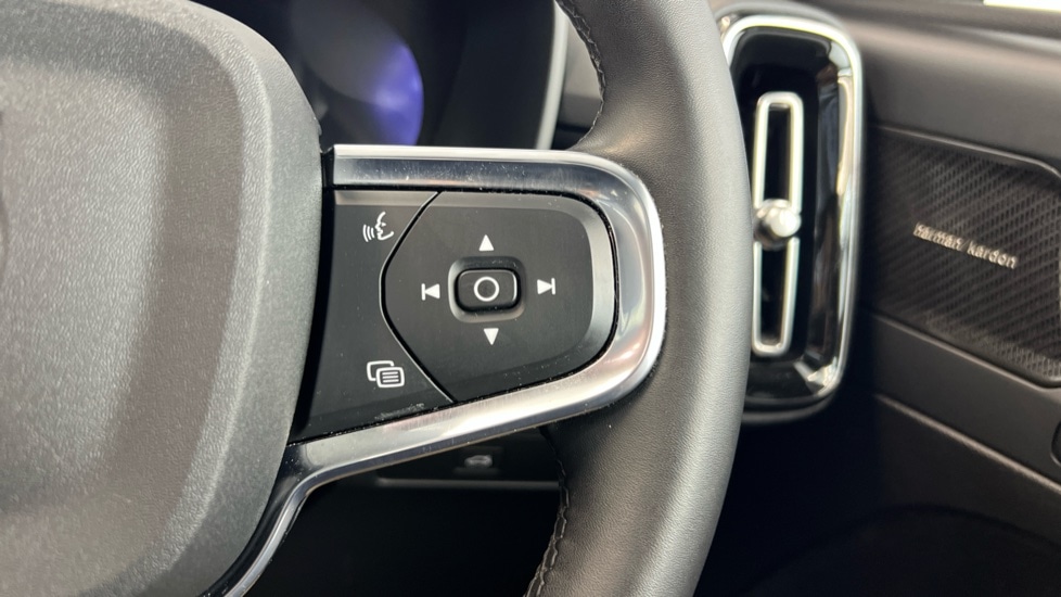 Used Volvo XC40 2023 for sale - 77483048: Photo 21