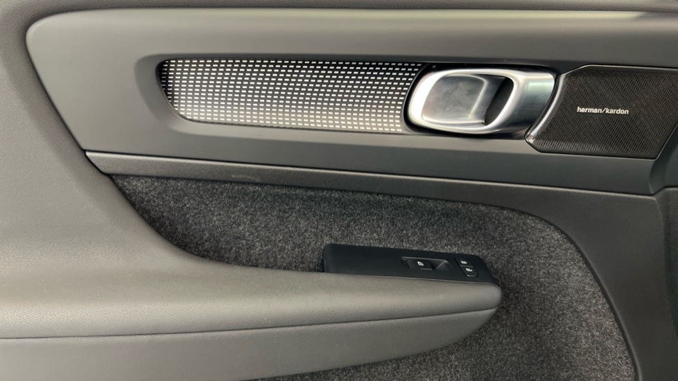 Used Volvo XC40 2023 for sale - 77483048: Photo 38