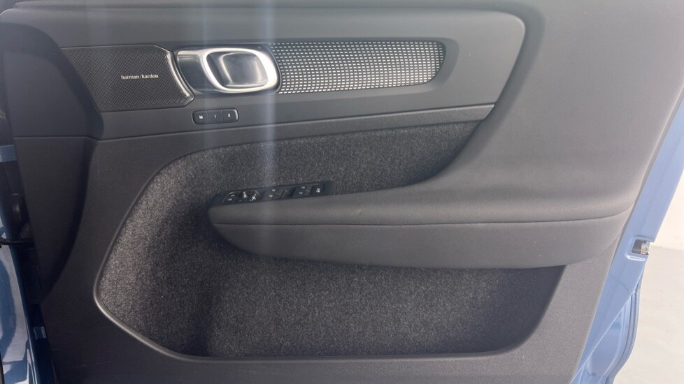 Used Volvo XC40 2023 for sale - 78049744: Photo 28