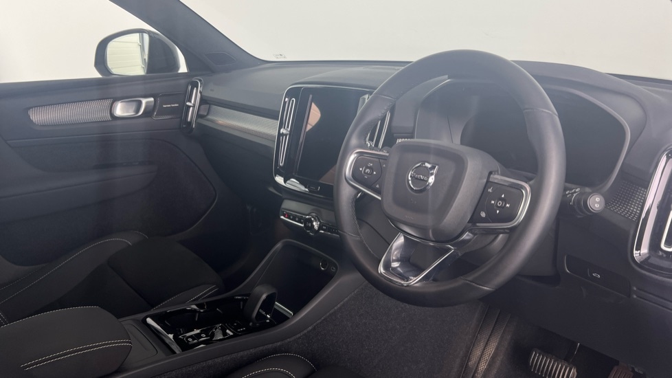 Used Volvo XC40 2023 for sale - 78049744: Photo 4