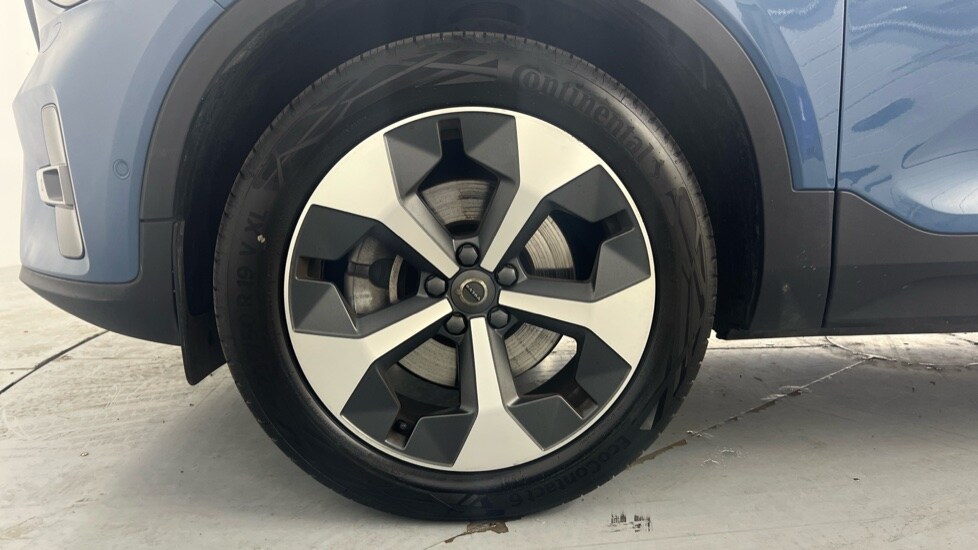 Used Volvo XC40 2023 for sale - 78049744: Photo 42