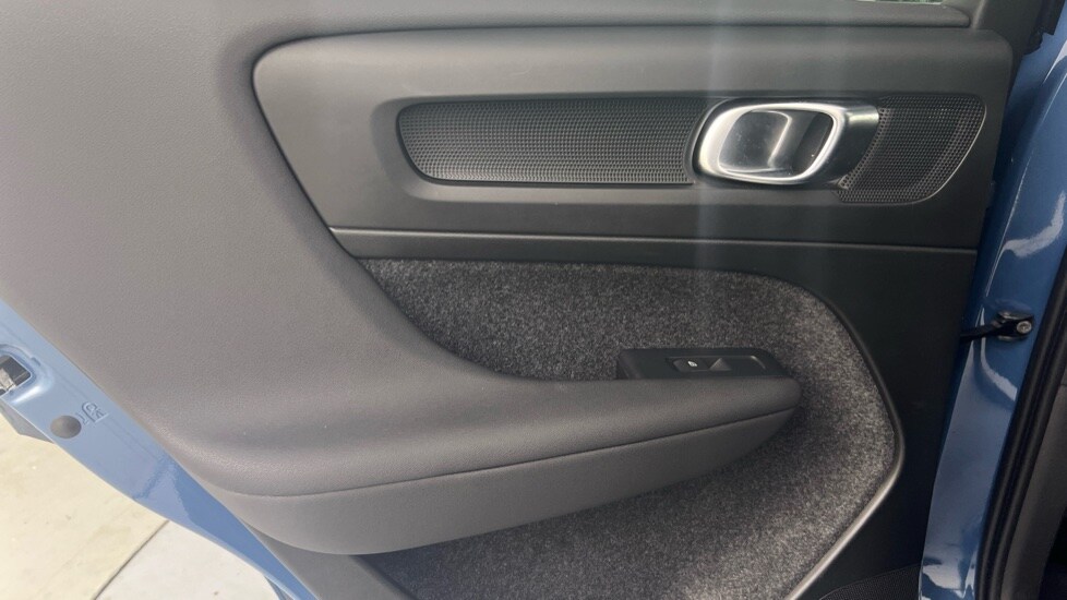 Used Volvo XC40 2023 for sale - 78049744: Photo 47