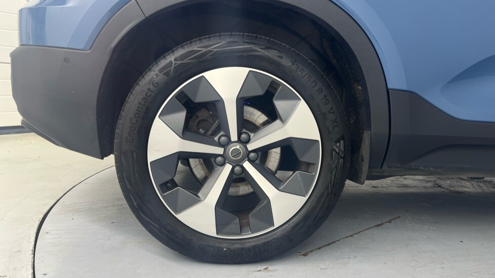 Used Volvo XC40 2023 for sale - 78049744: Photo 54