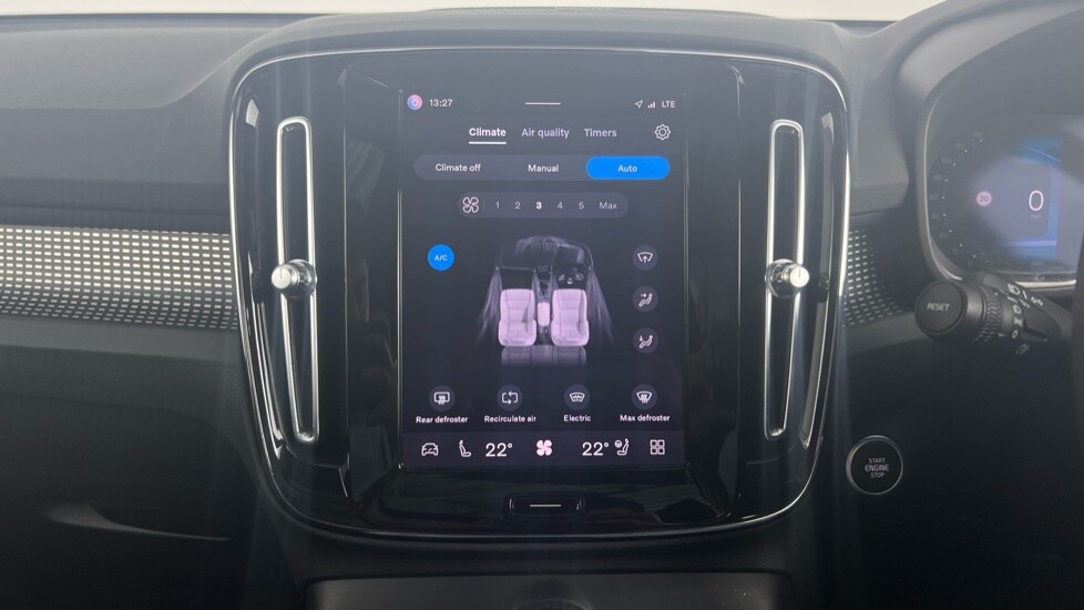 Used Volvo XC40 2023 for sale - 78049744: Photo 70