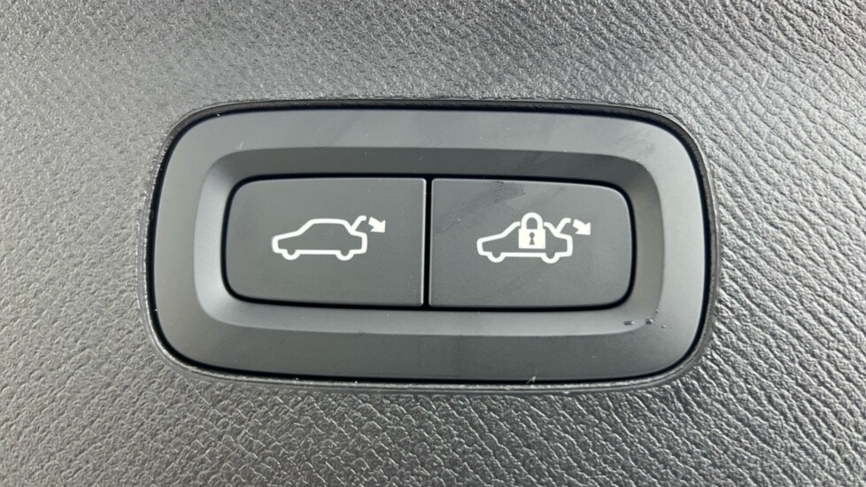 Used Volvo XC90 2025 for sale - 77885304: Photo 35