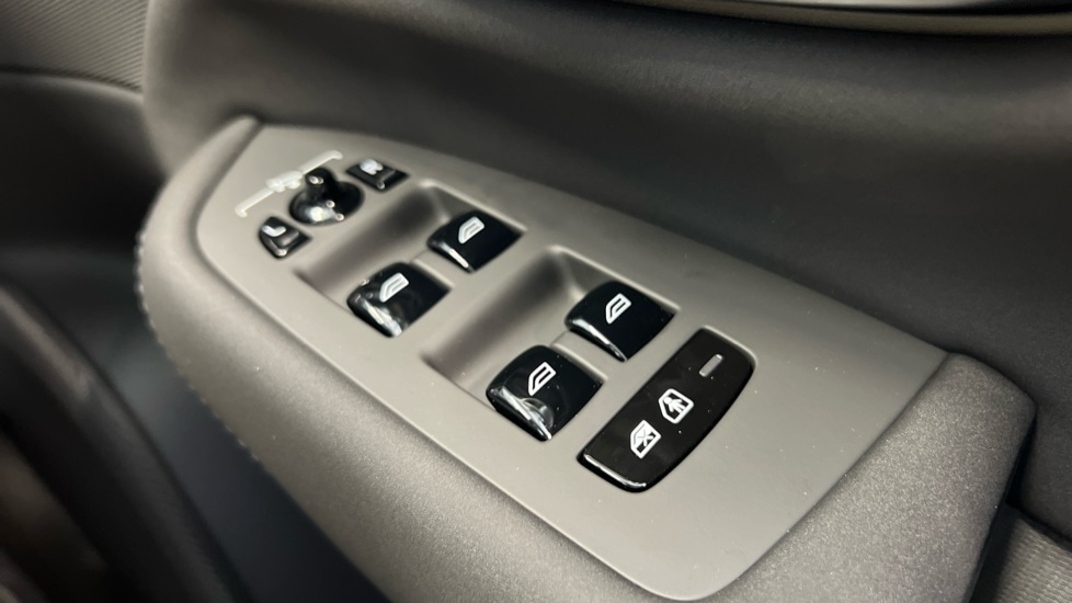 Used Volvo XC90 2025 for sale - 77799842: Photo 23