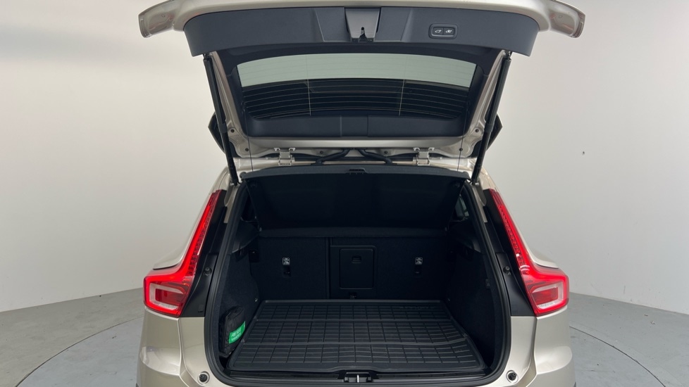 Used Volvo XC40 2024 for sale - 76074618: Photo 13