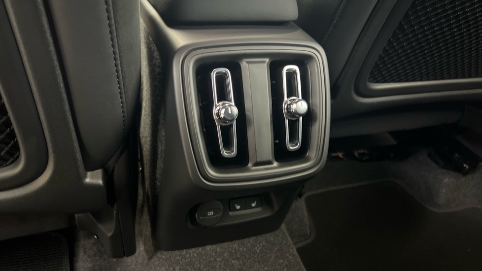 Used Volvo XC40 2024 for sale - 76074618: Photo 15