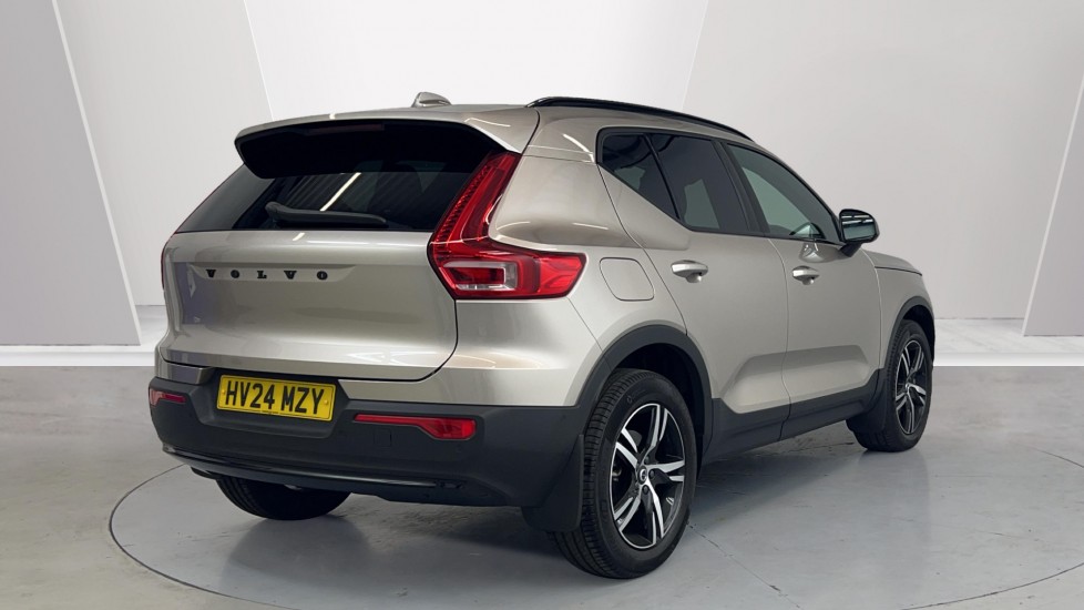 Used Volvo XC40 2024 for sale - 76074618: Photo 2