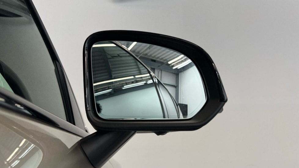 Used Volvo XC40 2024 for sale - 76074618: Photo 32