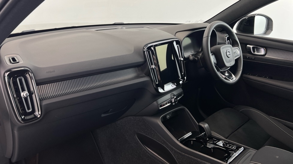 Used Volvo XC40 2024 for sale - 76074618: Photo 36