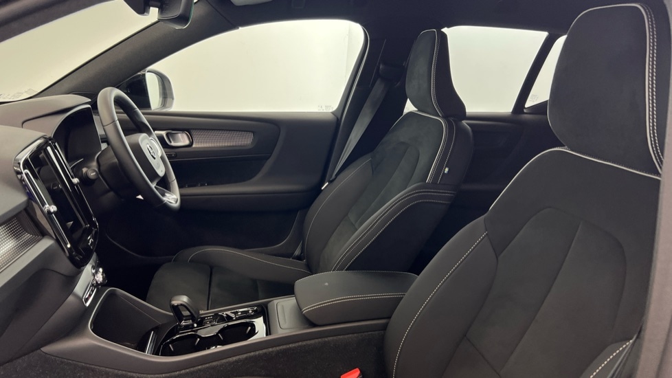 Used Volvo XC40 2024 for sale - 76074618: Photo 37