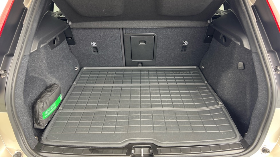Used Volvo XC40 2024 for sale - 76074618: Photo 38