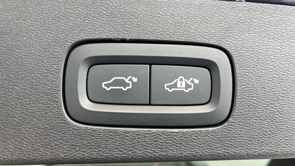 Used Volvo V60 2025 for sale - 77690767: Photo 34