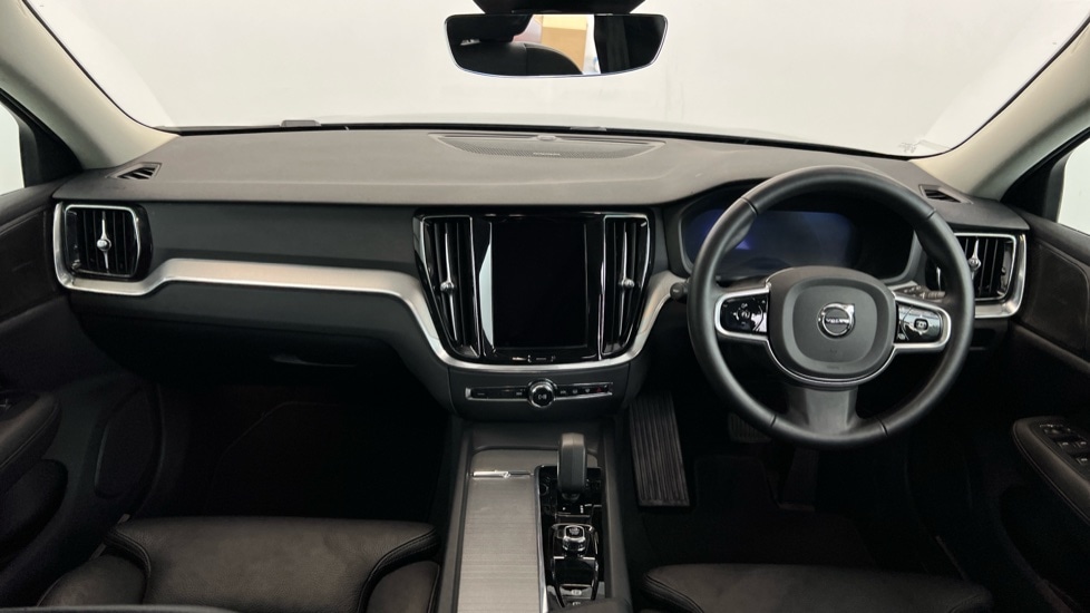 Used Volvo V60 2025 for sale - 77690767: Photo 5