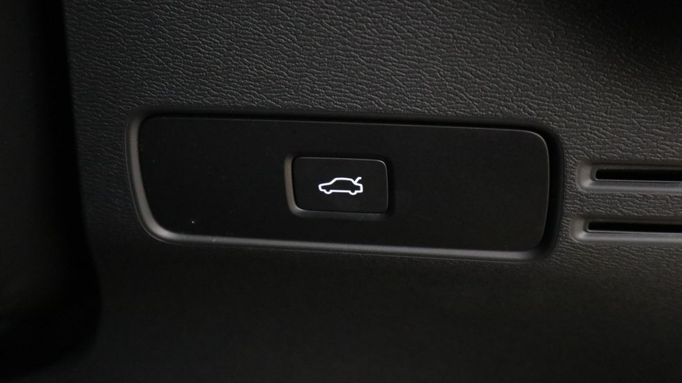 Used Volvo XC40 2024 for sale - 77698292: Photo 25