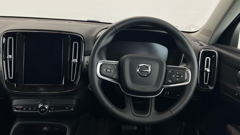 Used Volvo XC40 2021 for sale - 76390055: Photo 10