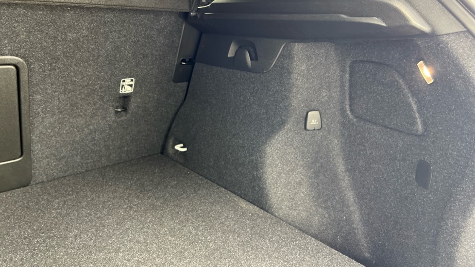 Used Volvo XC40 2021 for sale - 76390055: Photo 39