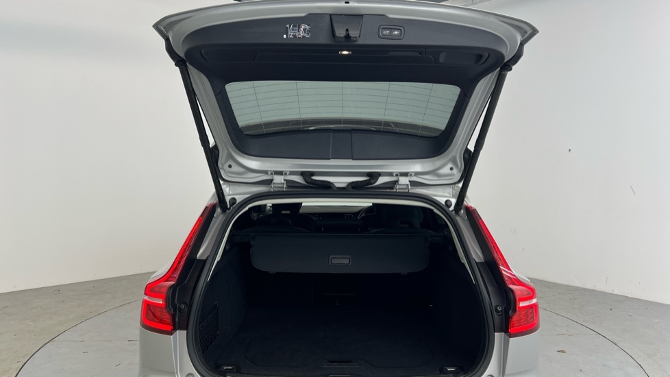 Used Volvo V60 2025 for sale - 77532011: Photo 13